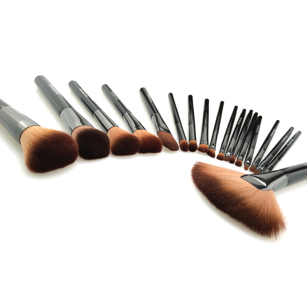Bruses faciales y cepillos para los ojos Face Bruses and Eye Brushes